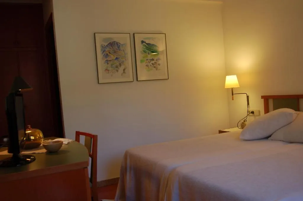 Hotel Vall Ferrera Areu 2*,